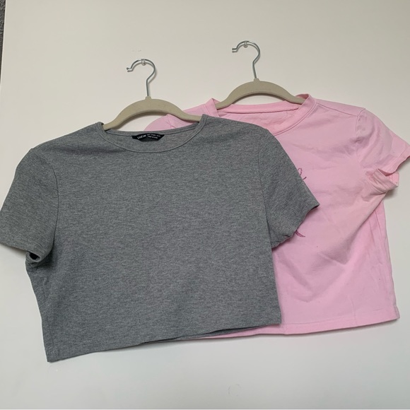 TWO FOR ONE BUNDLE- Two crop tops - Picture 2 of 8